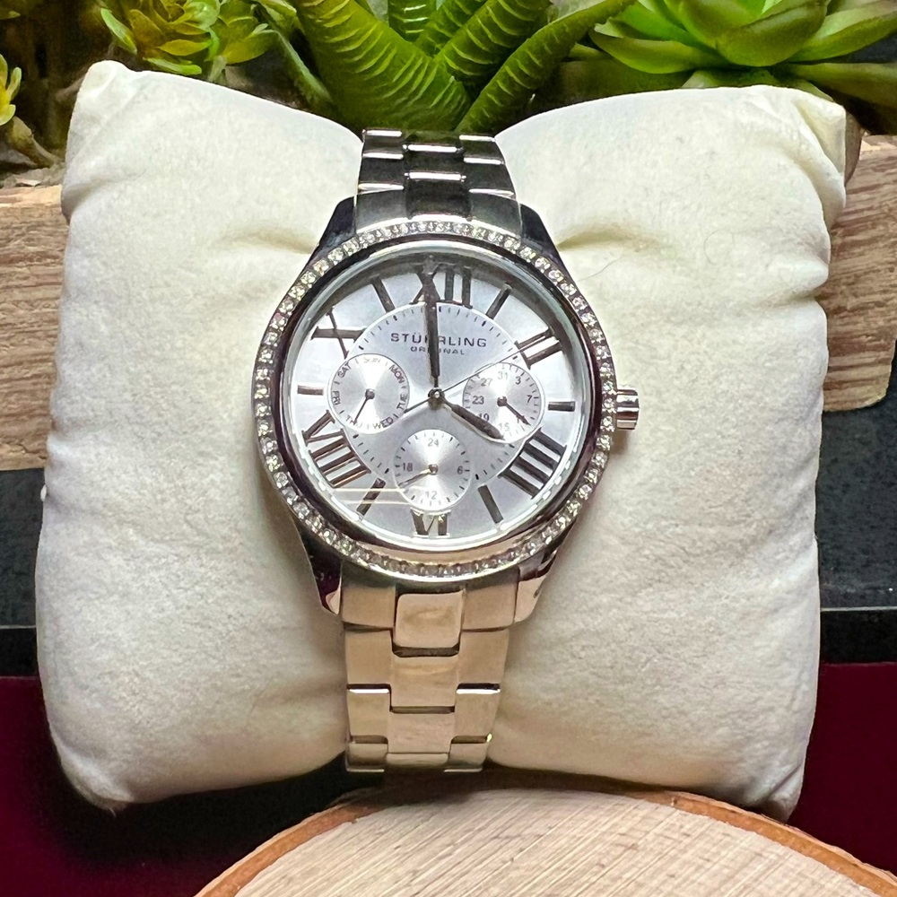 Stürling Original Román Numeral Watch ✨